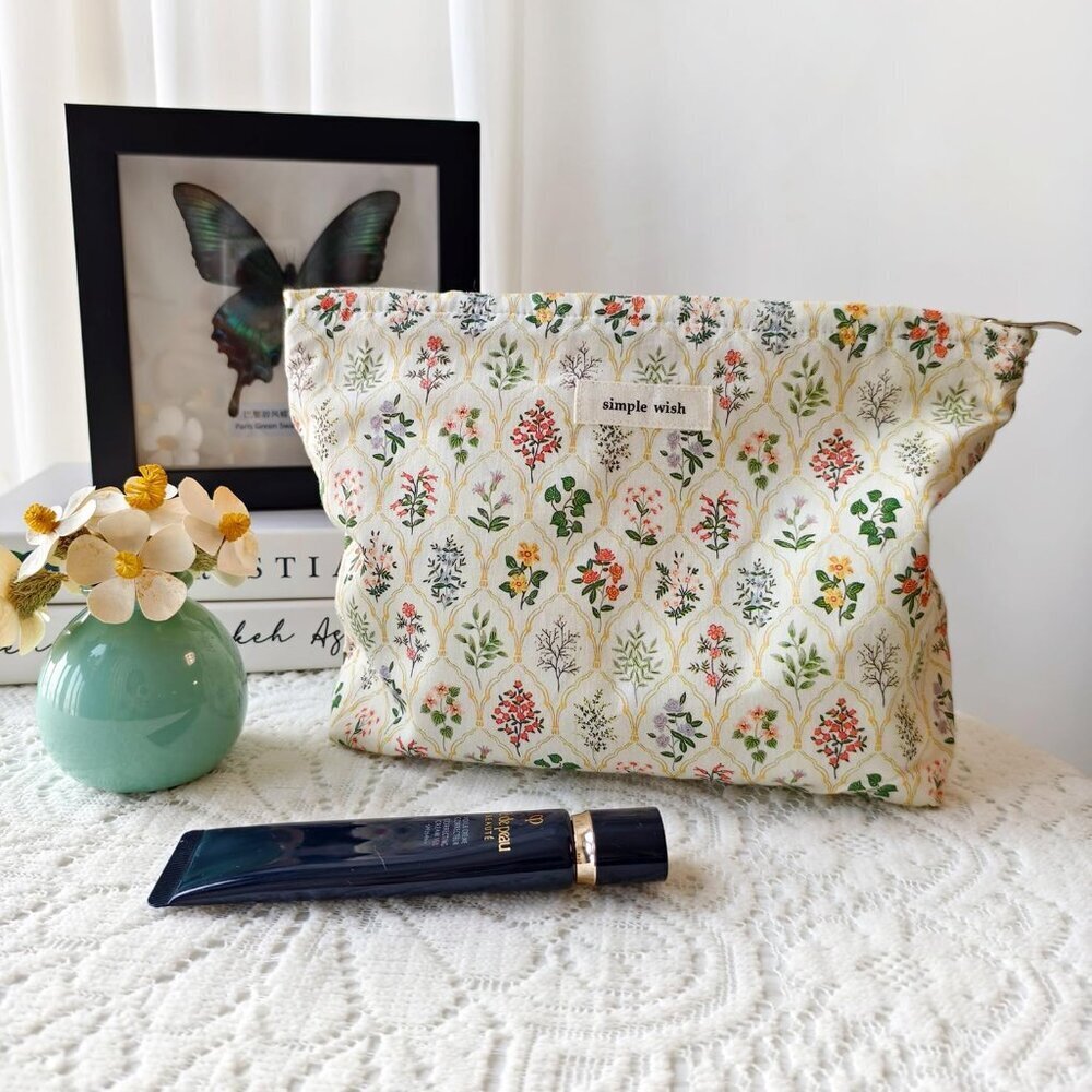 Aesthetic Floral Makeup Bag Cute Small Cosmetic Bags for Women Girls, Travel Toi - Picture 2 of 6
